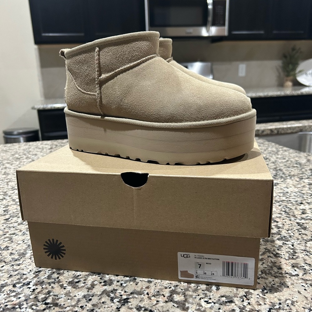 UGG Classic Ultra Mini Platform - Mustard Seed